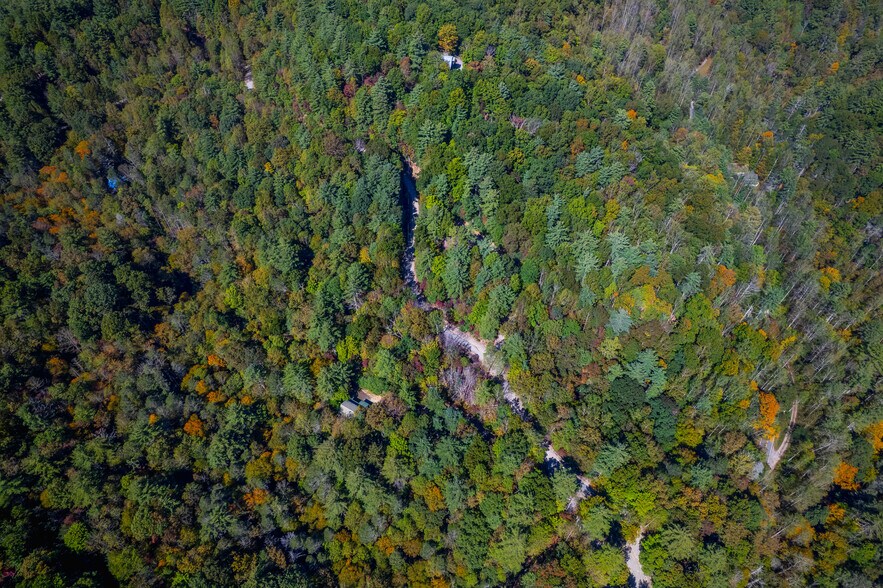 More Photos Of 1105 Fall Creek Rd, Purlear Apartments For Sale