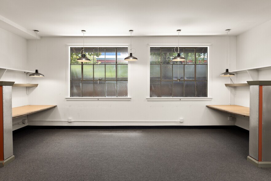 More Photos Of 5500 Doyle St, Emeryville Office For Sale