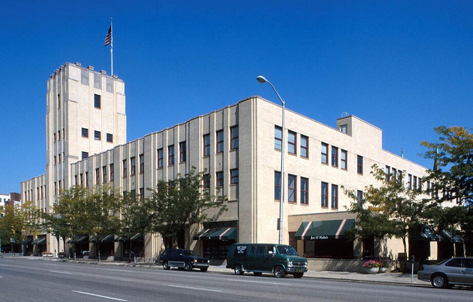 More Photos Of 333 N Alabama St, Indianapolis Office For Lease