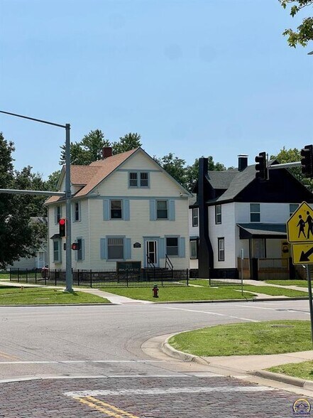More Photos Of 1101 SW 10th Ave, Topeka Office For Sale
