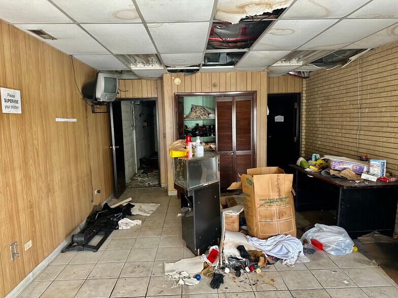 More Photos Of , Hazel Crest General Retail For Sale