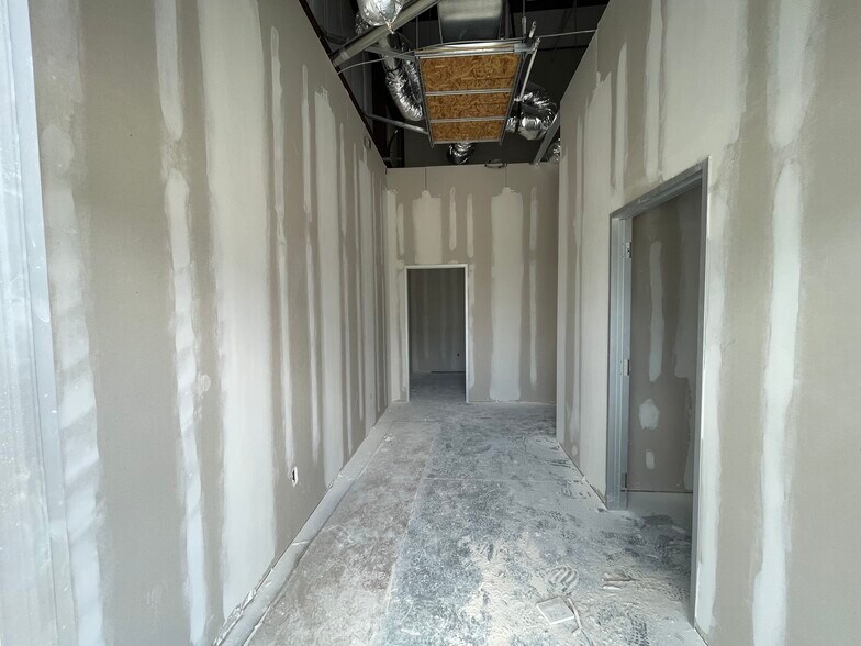 More Photos Of 32223 Tamina Rt, Magnolia Flex For Lease