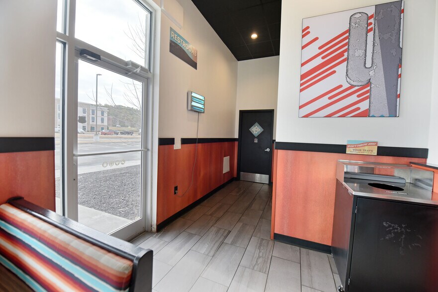 More Photos Of 212 Highland Pky, Ellijay Fast Food For Lease