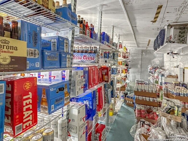 More Photos Of 702 Avenue H, Poteet Freestanding For Sale