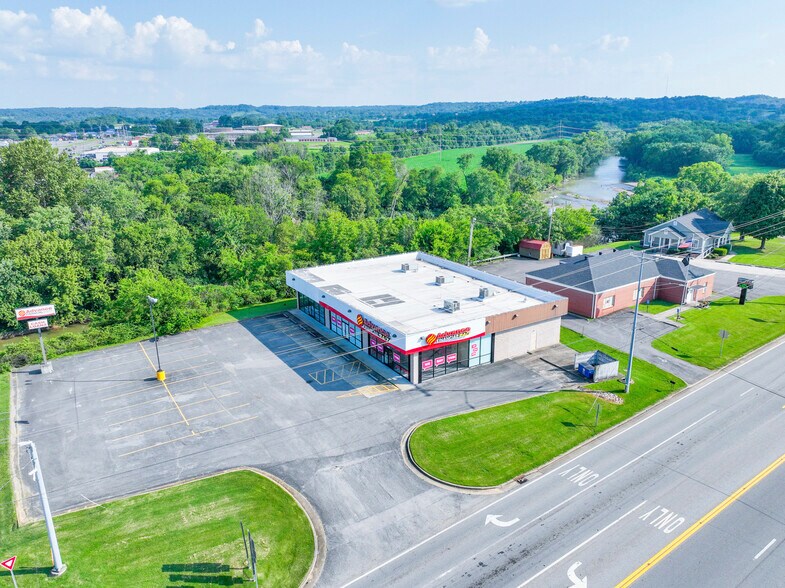 Primary Photo Of 1009 Huntsville Hwy hwy, Fayetteville General Retail For Lease