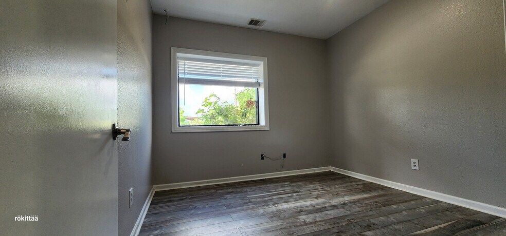 More Photos Of 616 Rankin Cir N, Houston Warehouse For Lease