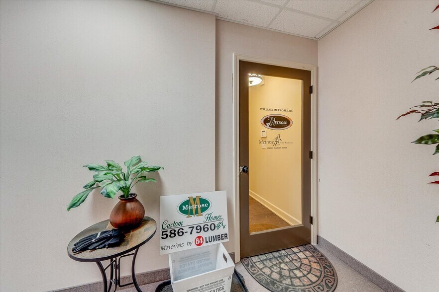 More Photos Of 55 Sullys Trl, Pittsford Office For Lease