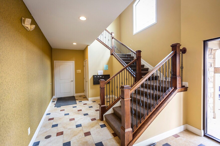 More Photos Of 5084 Wooster Rd, Cincinnati Medical For Sale