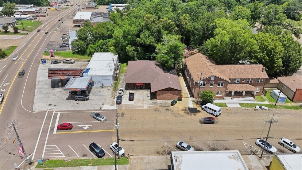More Photos Of 148 W Green St, Hazlehurst Office For Sale