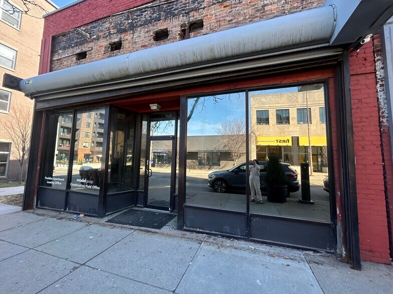 Primary Photo Of 925 E McMillan St, Cincinnati Storefront For Sale