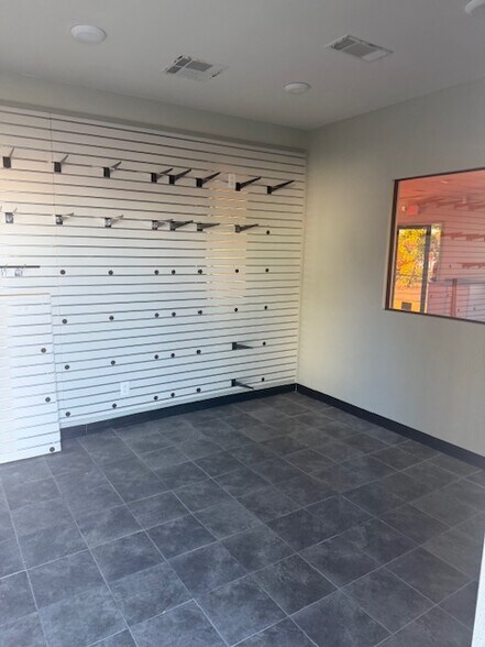 More Photos Of 136 Butler Ln, Hot Springs General Retail For Lease