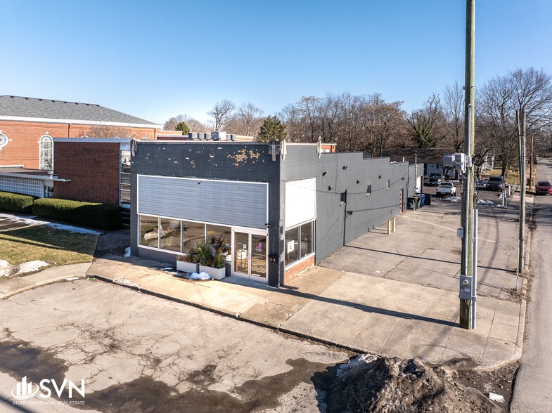 More Photos Of 1200 N Limestone, Lexington Storefront Retail Office For Sale