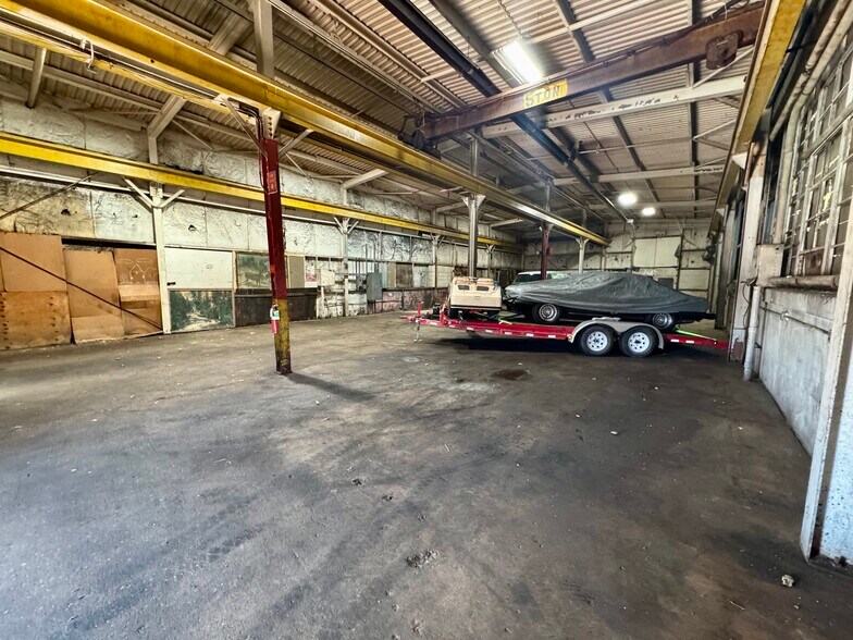More Photos Of 1910-1912 23rd Ave, Rockford Manufacturing For Sale