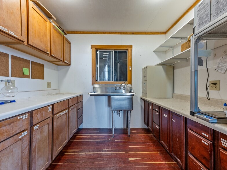 More Photos Of 212 S Green St, Morganton Bar For Sale