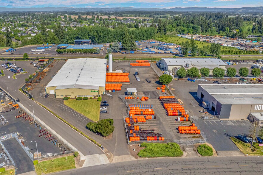 More Photos Of 2257 Progress Way, Woodburn Warehouse For Sale