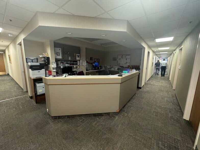 More Photos Of 1850 Beam Ave E, Maplewood Medical For Sale