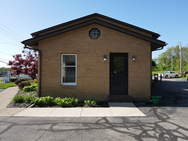More Photos Of 74 N Orange St, Xenia Medical For Lease