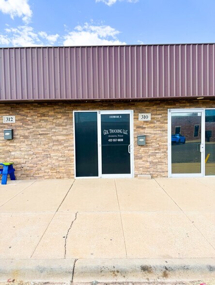 More Photos Of 308 Avenue B, Andrews Office For Sale