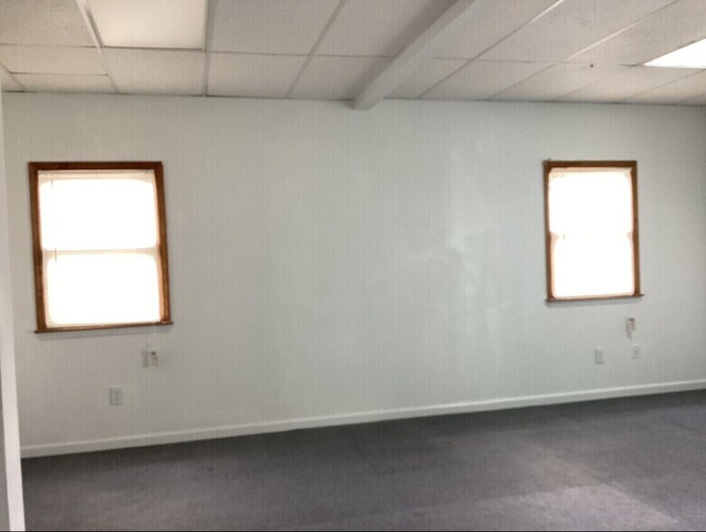 More Photos Of 1573 Folly Rd, Charleston Self Storage For Lease
