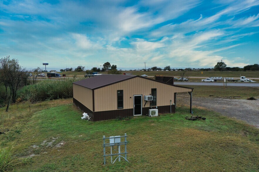 More Photos Of 19909 Indian Meridian Rd, Pauls Valley Storefront For Sale