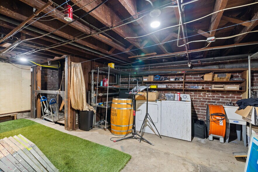 More Photos Of 923 K St, Sacramento Storefront For Lease