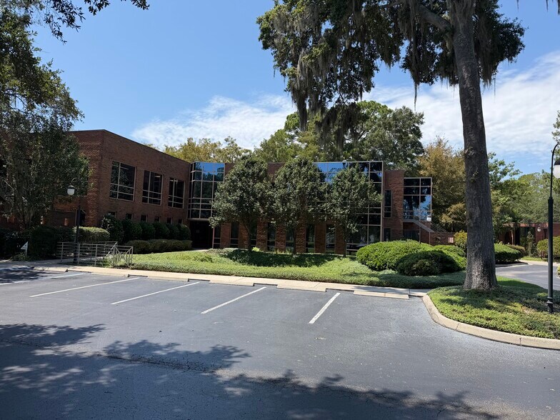 More Photos Of 2700 NW 43rd St, Gainesville Office For Lease