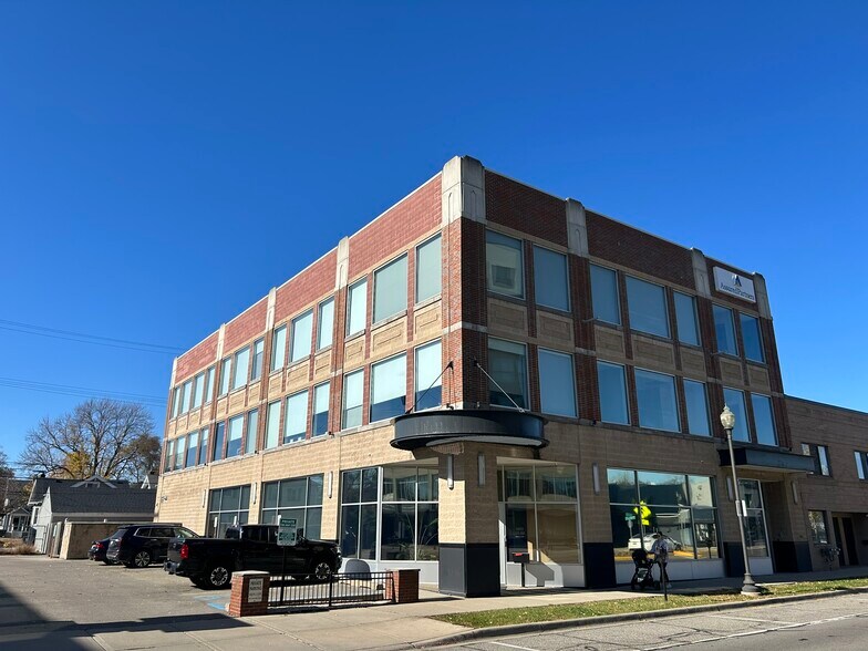 More Photos Of 423 N Main St, Royal Oak Office For Lease