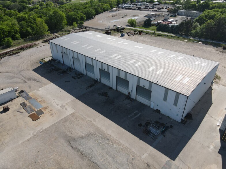 More Photos Of 7201 W Vickery Blvd, Fort Worth Warehouse For Sale