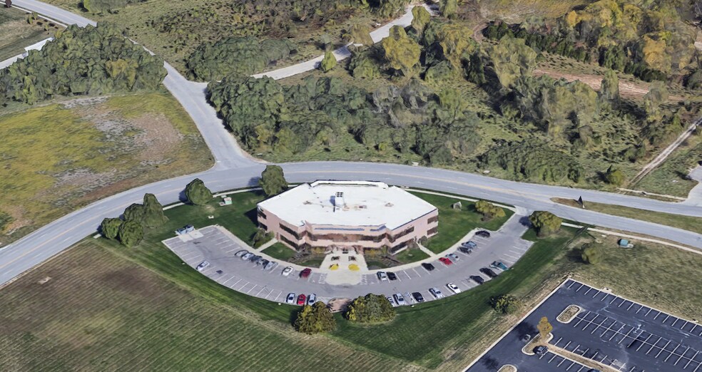 More Photos Of 10502 NW Ambassador Dr, Kansas City Office For Lease