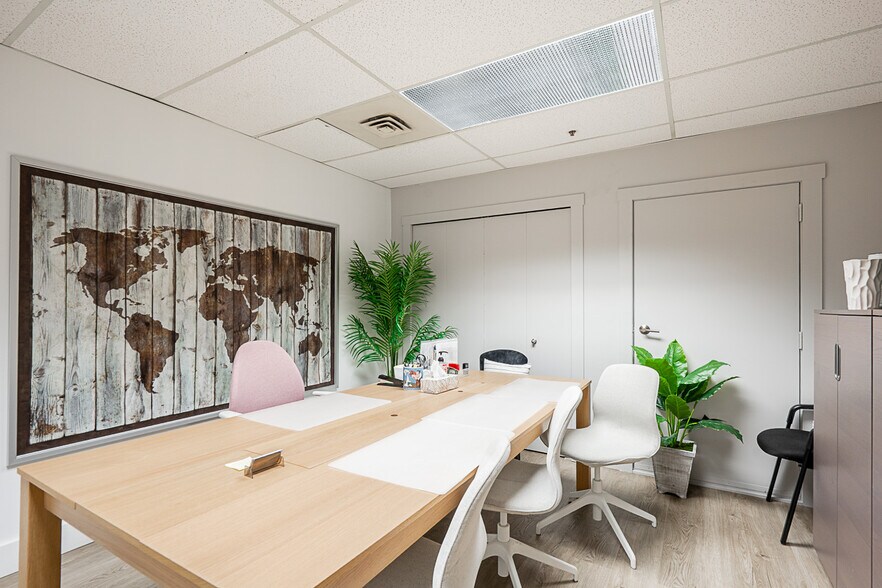 More Photos Of 2458 Haywood Av, West Vancouver Office Residential For Sale