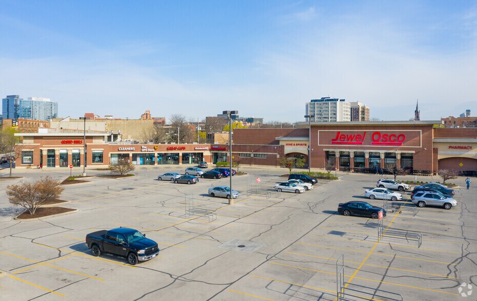 More Photos Of 424 W Division St, Chicago Unknown For Lease