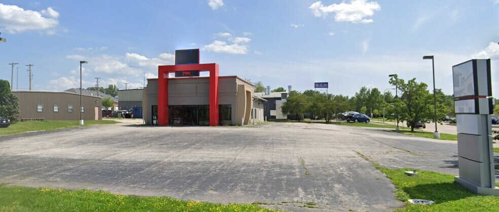 More Photos Of 700 Vandiver Dr, Columbia Auto Dealership For Lease