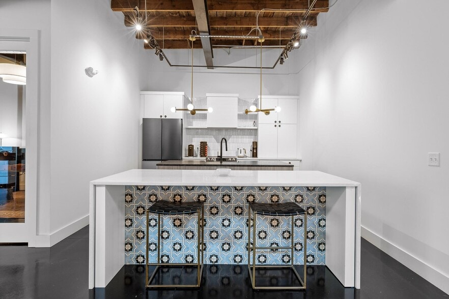 More Photos Of 1412 E Main St, Chattanooga Office For Lease