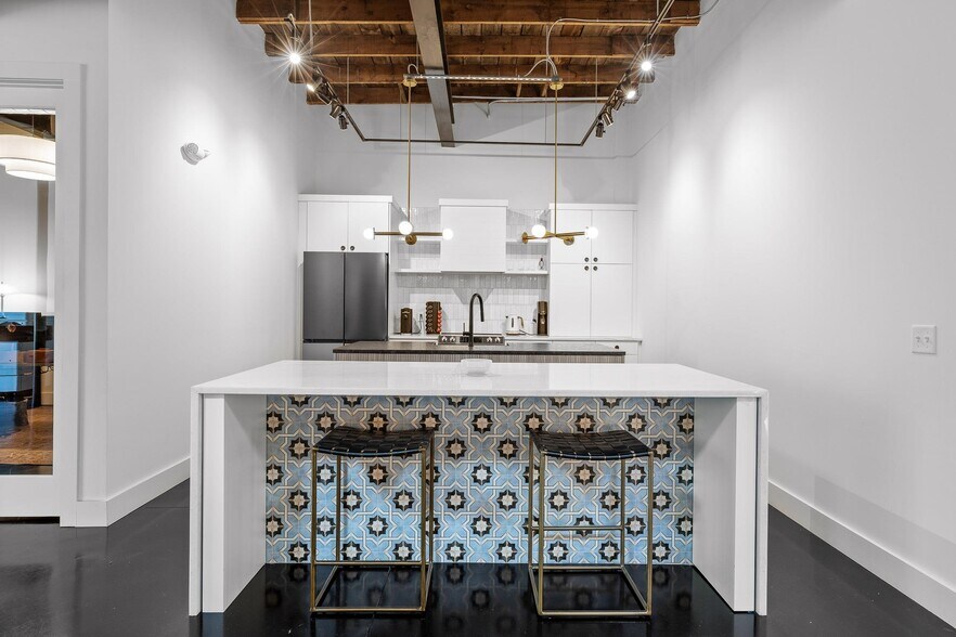 More Photos Of 1412 E Main St, Chattanooga Office For Sale