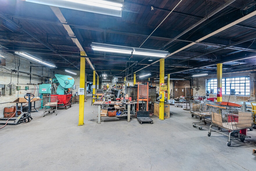 More Photos Of 3155 W 33rd St, Cleveland Warehouse For Sale