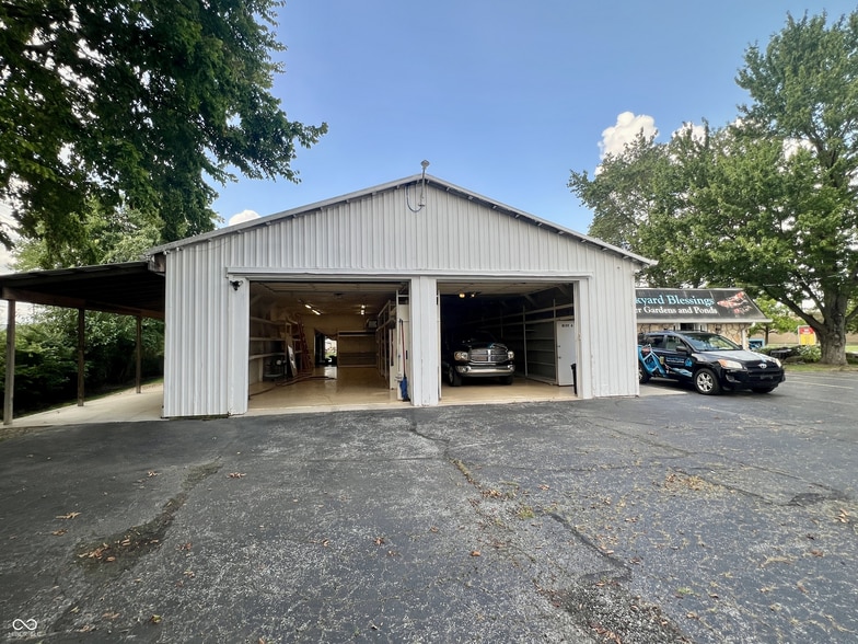 More Photos Of 8135 E 30th St, Indianapolis Light Manufacturing For Sale