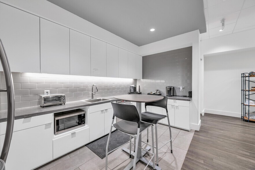 More Photos Of 61 Carlton Woods Dr, The Woodlands Office For Lease