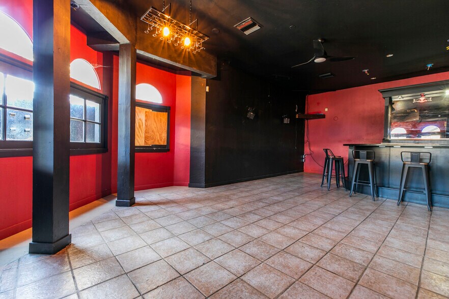 More Photos Of 6340 Yucca St, Los Angeles Restaurant For Lease