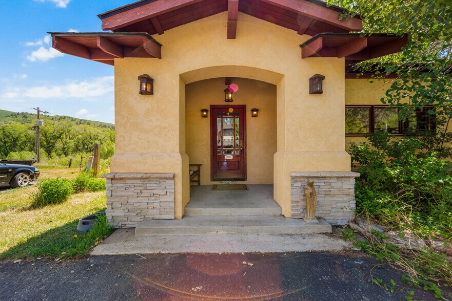 More Photos Of 4 County Road 124, Hesperus Restaurant For Sale