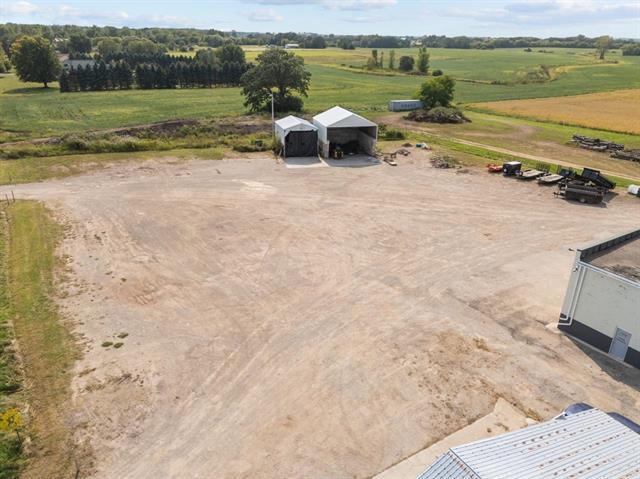 More Photos Of 8889 Oakwood Ave, Neenah Service For Sale