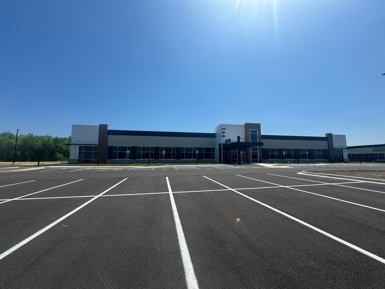 More Photos Of 905 N Emerson Ave, Greenwood Medical For Lease