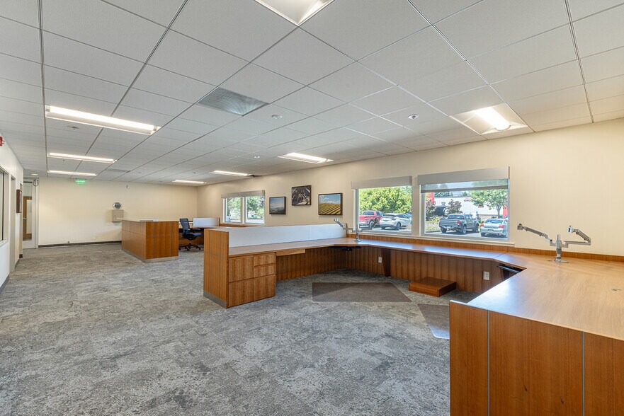More Photos Of 1101 Vintage Ave, Saint Helena Office For Sale