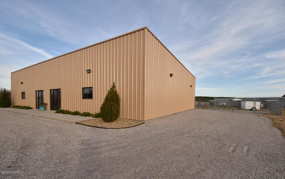 More Photos Of 2142 Live Oak St, Beaufort Office For Lease