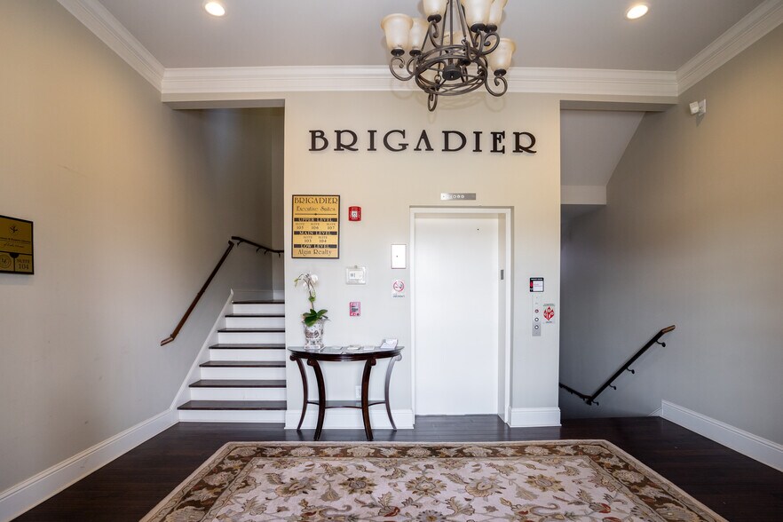 More Photos Of 1129 Lake Oconee Pky, Eatonton Office For Lease