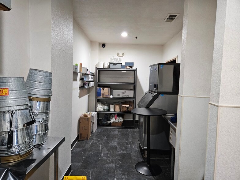 More Photos Of 601-611 H St, Modesto Storefront For Sale