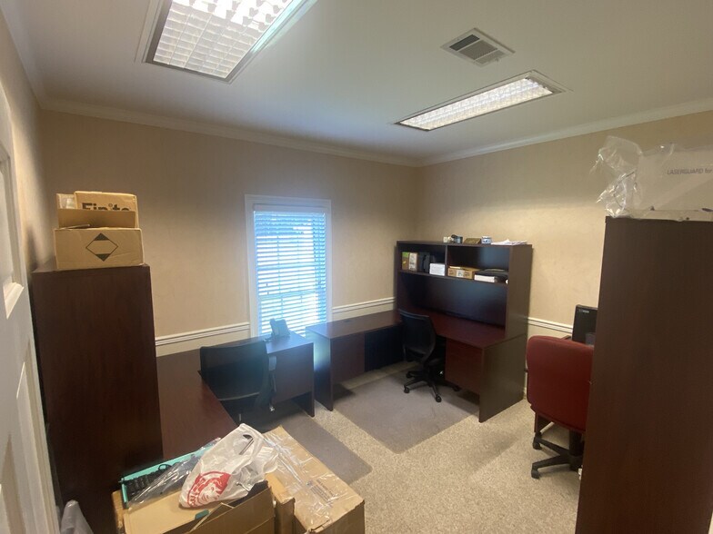 More Photos Of 517 Keywood Cir, Flowood Office For Lease