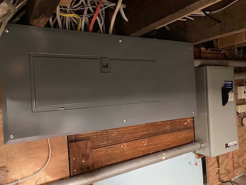 More Photos Of 6391 Main St, Whitchurch-Stouffville Storefront Retail Office For Sale