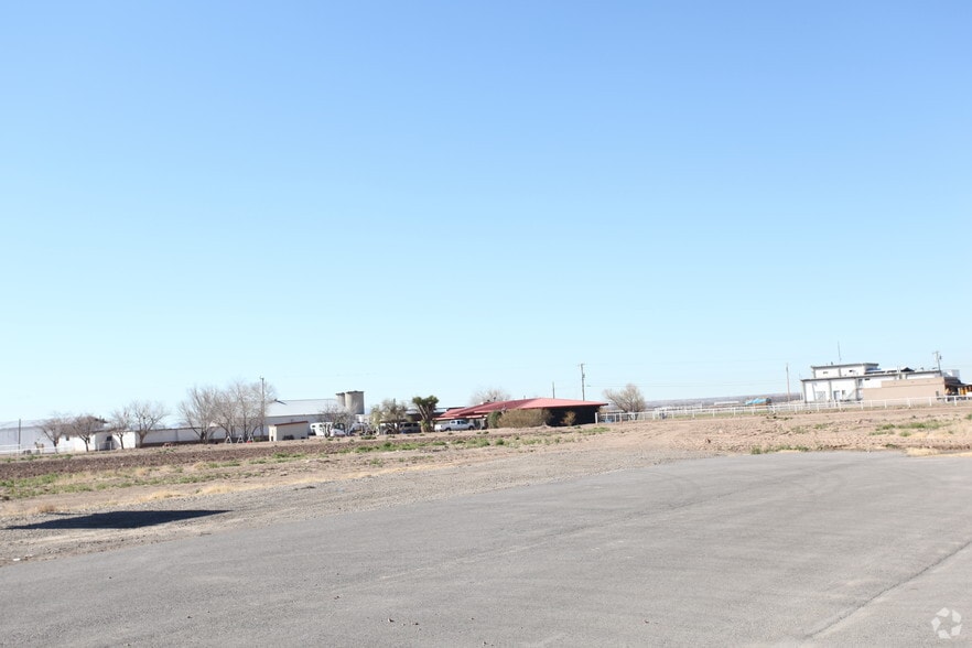 More Photos Of 100 S San Elizario Rd, Clint Freestanding For Lease
