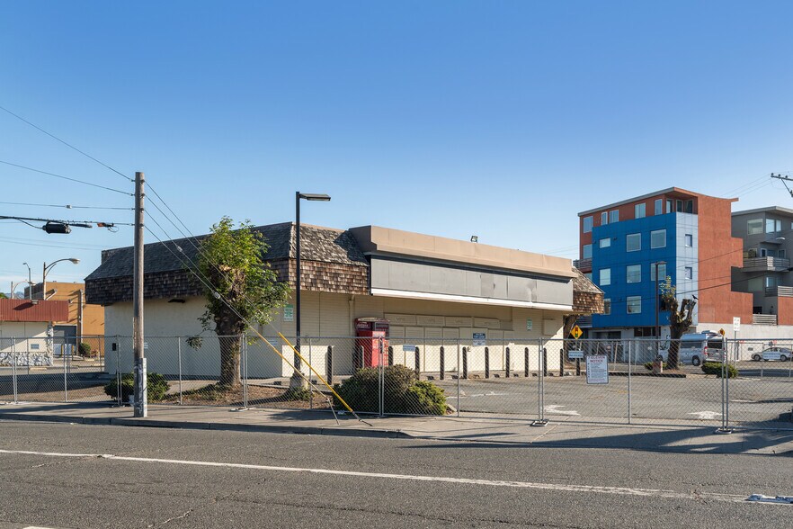 More Photos Of 324 23rd Ave, Oakland Convenience Store For Sale