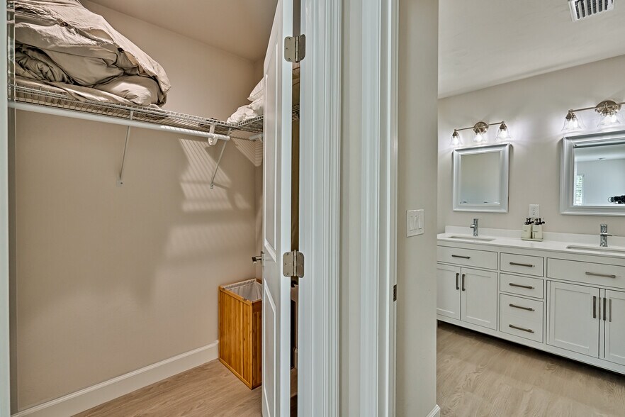 More Photos Of 3505 Main Street, Hawthorne Apartments For Sale